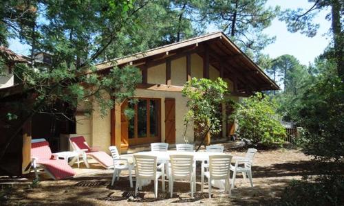Pley - Seignosse agréable villa landaise dans secteur calme et résidentiel sur vaste jardin clos