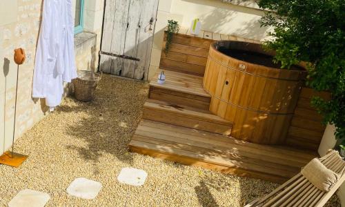 Gîte verveine bain nordique jacuzzi l écrin de verdure chinon