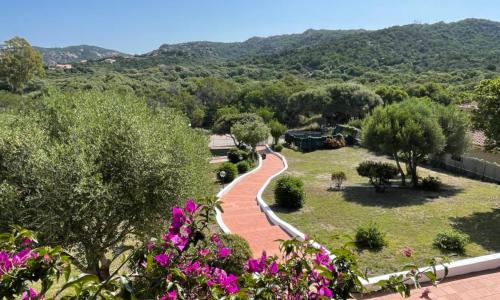 Appartam. con piscina 4P