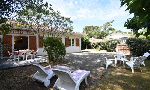 Anlga - Hossegor villa mitoyenne de plain pied rénovée avec jardinet clos et terrasse