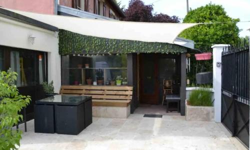 Leleka Hostel 4 km Disneyland 30 min Paris