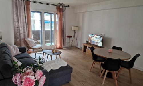 Cozy Home Center of Antibes