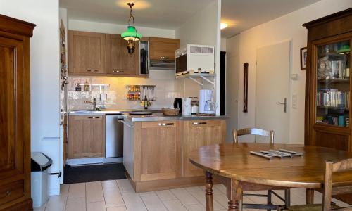 Charming flat just outside Paris w free Private Parking