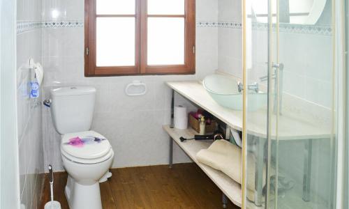 4 Bedroom Nice Home In Bergerac