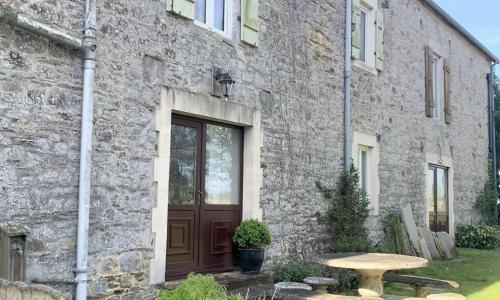 Cottage in Sainte-Marguerite-d'Elle with barbecue