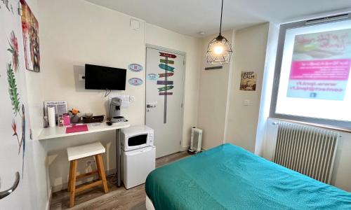 Le Mini Nid, accès terrasse de l'établissement