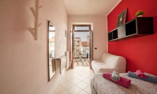 Cozy ROOM STANZA close city center in a family House Stanza in appartamento condiviso noi viviamo in casa STANZA in affitto