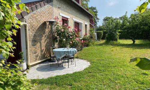 Studio épicéa avec jardin dans charmante propriété