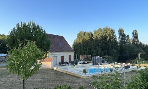 Maison 6km de Sarlat piscine chauffée et jacuzzi