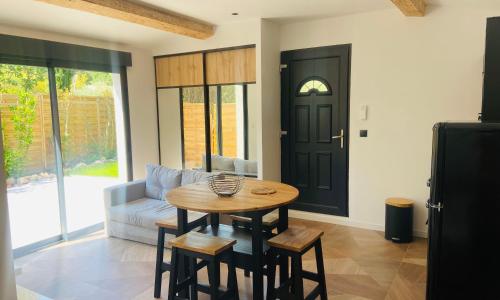 Maisonnette indépendante avec jardin privatif vue Sainte Baume