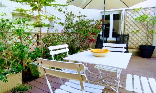 My flat with terrasse in Avignon! Disney Prime vidéo