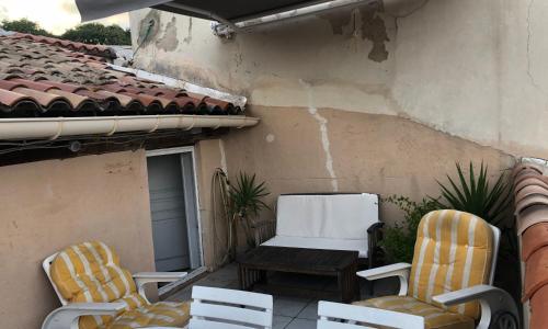 Terrasse tropézienne centre Nimes