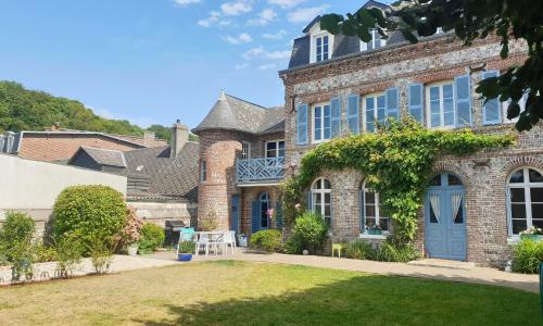 Les Volets Bleus de Veules Les Roses