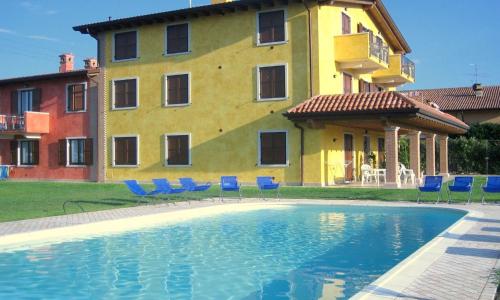 Renovated Farmhouse near lake Garda