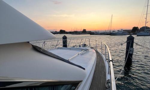 Navi Yacht à Sète, 2 à 8 couchages, privatif
