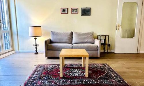 HostMe Piazza di Spagna apartament