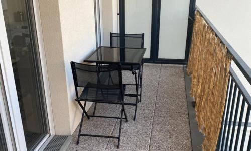 BEAU STUDIO NEUF AVEC TERRASSE