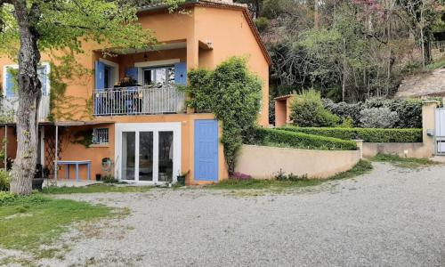 T.Belle Vue Panoramique au coeur du Luberon 40m2 + pergola . jardin. P