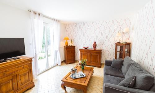 Clos Fleuri : Amboise Home with Amazing Gardens