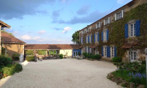 GITE de GROUPE Le Domaine de Maumont
