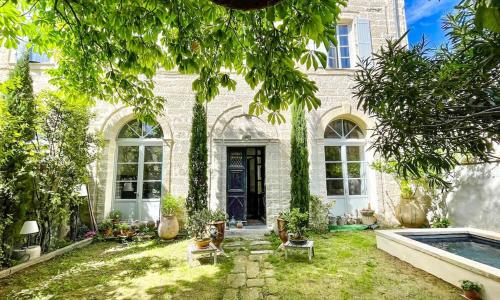 Bien d'exception, clim, jardin, bassin, coeur Uzès