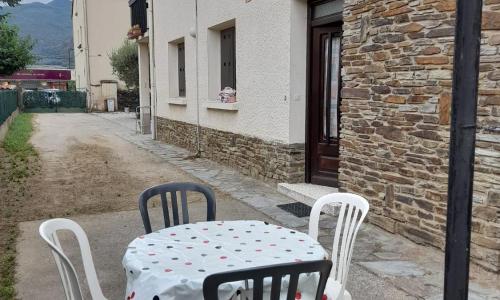 T2 à 30 mn de la mer, au pied des montagnes Céret