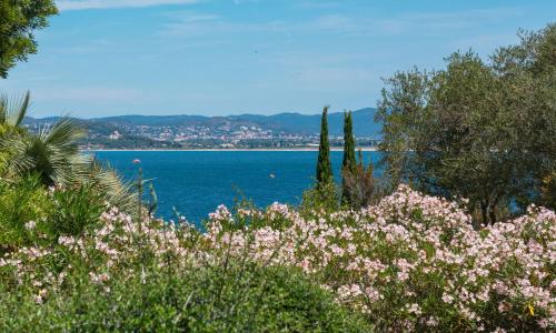 Villa vue mer presqu'ile de giens avec piscine