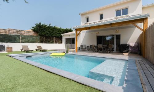 * * La maison du bonheur * * Piscine chauffée