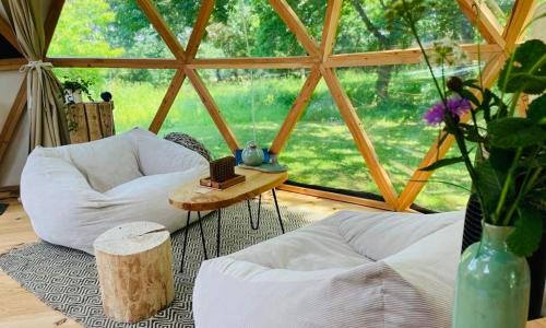 Dôme insolite Lichen jacuzzi et petits-déjeuners inclus