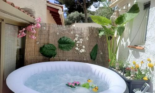 MARTIGUES Adorable petite guest house