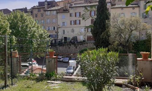Maison dans un village du Var avec jardin