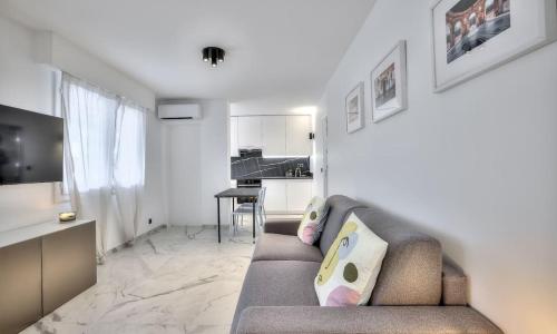 The White Cocoon in Antibes City