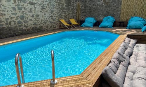 T4 bord canal du midi, piscine