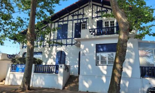 VERT GALANT - Charmant appartement avec cours arborée privative