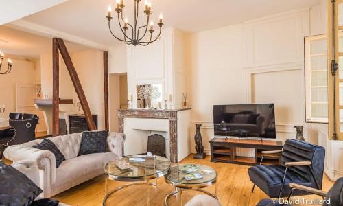 Suites Mana - MATAHINA avec VUE SUPERBE sur la Place DUCALE et Parking privé inclus