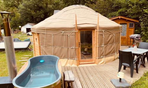 Yourte et son bain nordique