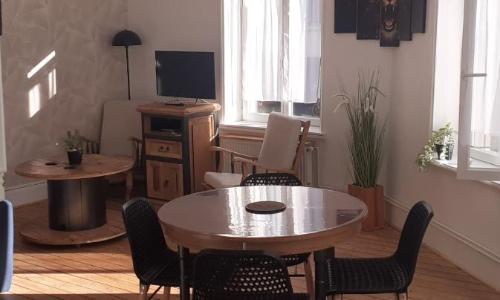 Studio 30 m2 refait à neuf idéalement situé centre ville et plage