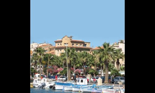 Studio Bandol Centre 2 étoiles idéal emplacement