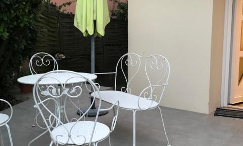 T2 ALES +terrasse +parking