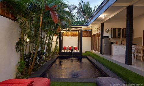 Massive 6-bedroom Villa with 2 Pools