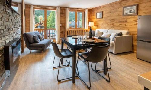 Croix des Verdons F2 Meribel Centre 180 from the ski pistes