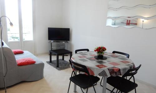 Appartement La Vue Mers avec vue panoramique et balcon, 100 m plage, vélos fournis LOCATION CAPRICIOSA, petit dejeuner en option