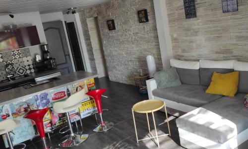 T2 à ENSUES LA REDONNE Proche calanques