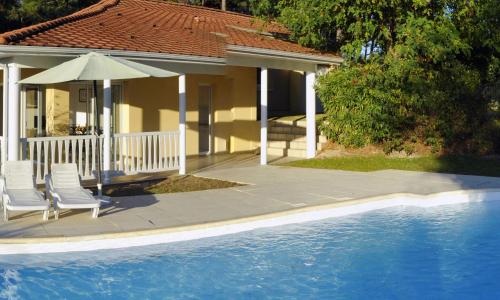Villa with private pool near Aquitaine coast