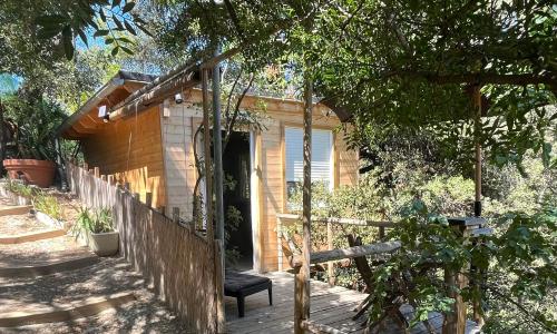 Chalet dans les arbres