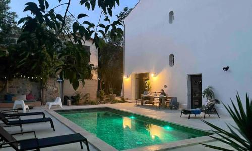 Grande Maison de Maitre contemporaine à 10 min de la mer et Piscine