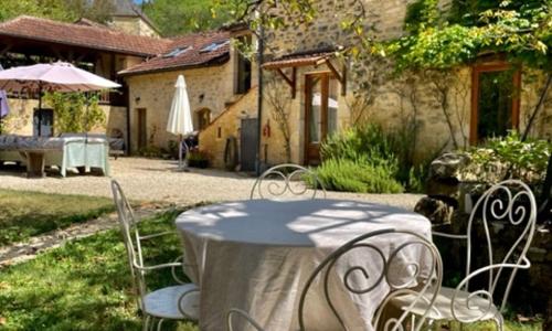 Les Paroules - Luxury Dordogne - Holiday Farmhouses.
