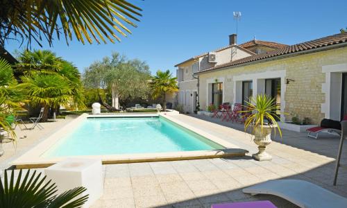 Maison avec piscine et jacuzzi