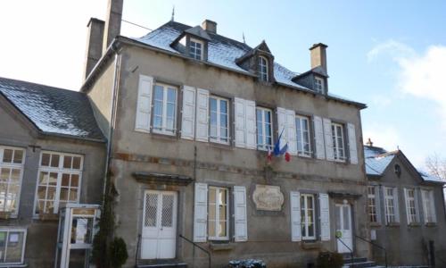 Gîte Meallet, 3 pièces, 4 personnes - FR-1-742-83