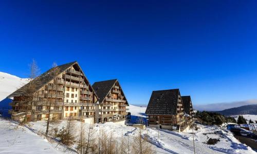 Appartement Hauteurs Super Besse - 4 personnes -Piscine & Garage